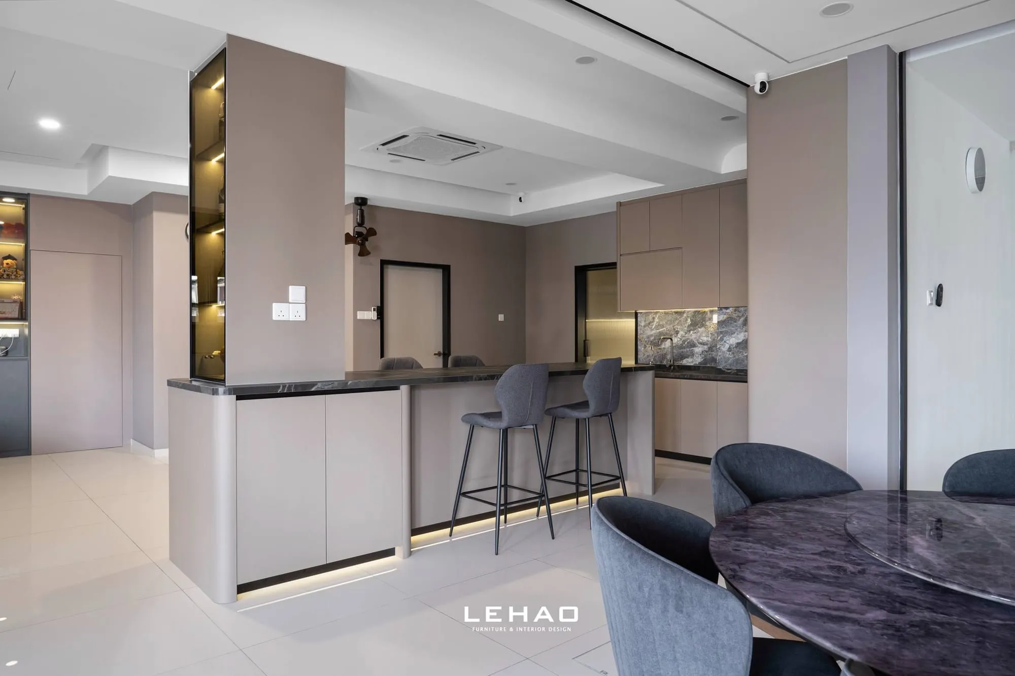 The Crest, Jalan Putra · Completed 16