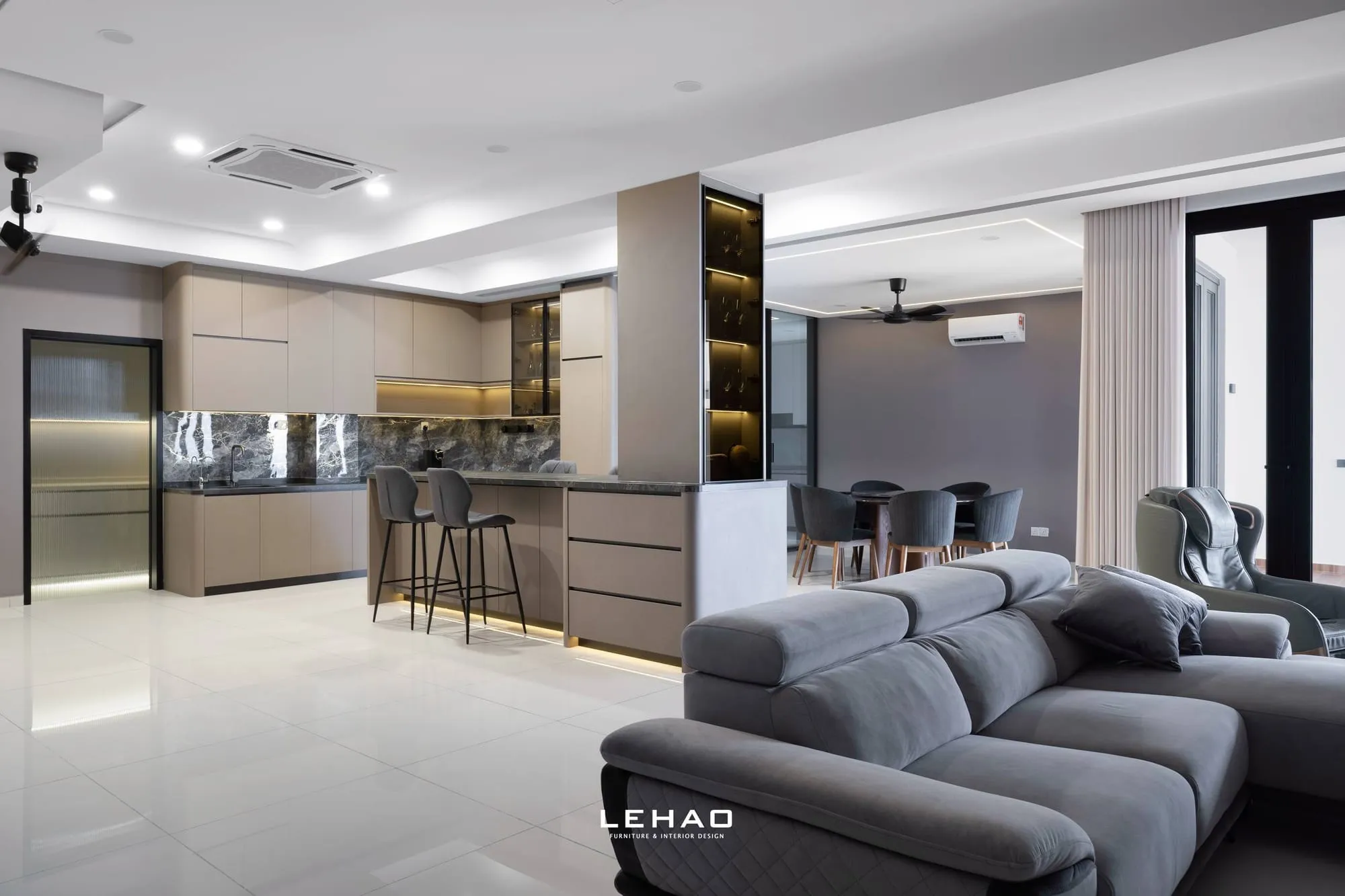 The Crest, Jalan Putra · Completed 18